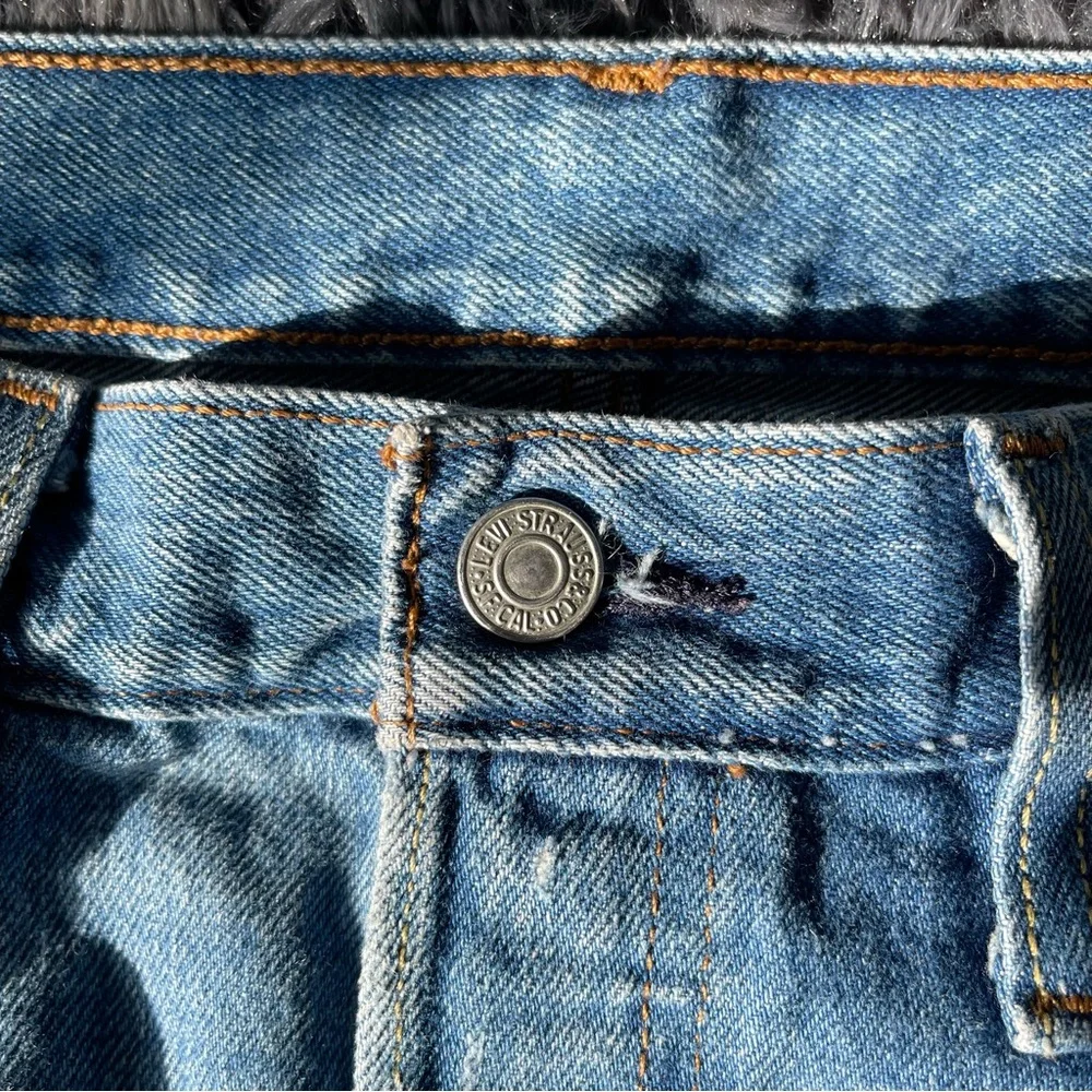 Levi's 501 Blue Straight Button Fly Denim Jeans Iconic Style 32x28 - Picture 5 of 8